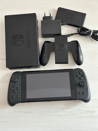 Nintendo Switch Negra Completa