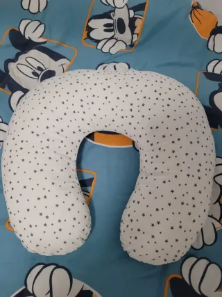 Cojín de lactancia estrellas