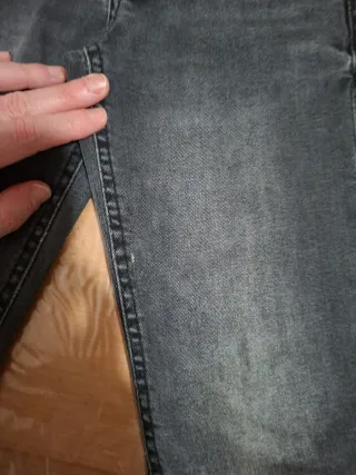 Pantalón vaquero negro Mango T.7 años