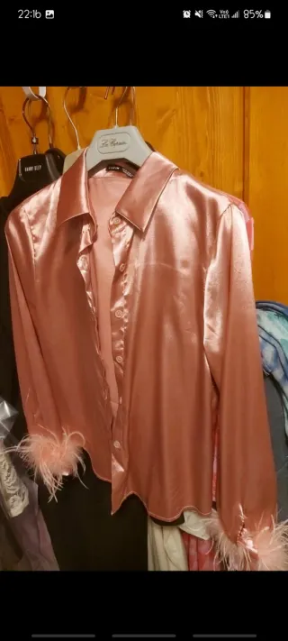 Set camicie blu , rosa , fuxia e aracio con piume