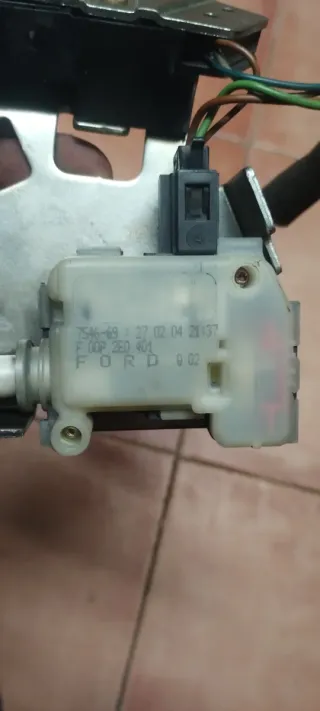 Cerradura Portón Trasero Mondeo MK3