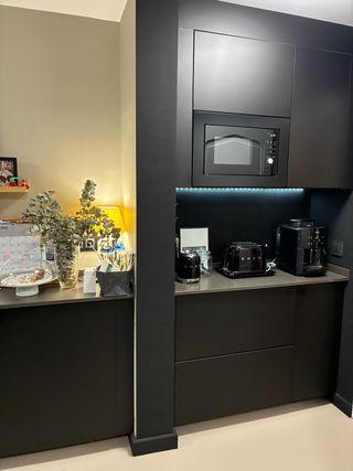 Varios modulos Ikea Metod Negro electros y barra