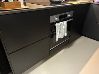 Varios modulos Ikea Metod Negro electros y barra