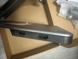 Soporte portátil BENFEI con Docking Station y KVM