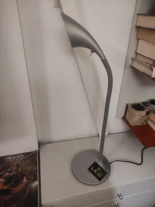 Lámpara de mesa LED flexible