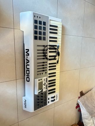 Controlador MIDI M-Audio Axiom AIR 49