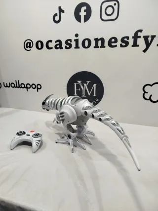 ROBOTRAPTOR CON MANDO A DISTANCIA