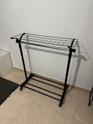 Perchero Metálico con Ruedas