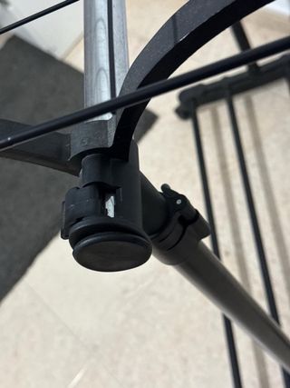 Perchero Metálico con Ruedas