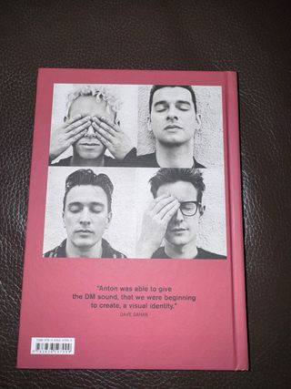 Libro de tapa dura de Depeche Mode en fotografías