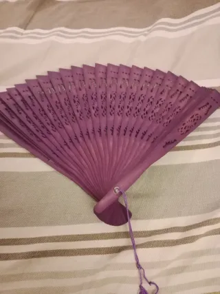 Abanico morado de calidad