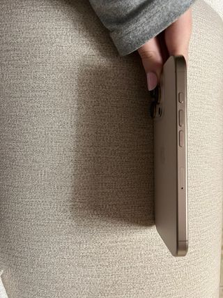 iPhone 16 Pro Titanio Desierto. 256 GB.