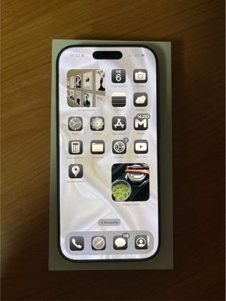 iPhone 16 Pro Titanio Desierto. 256 GB.