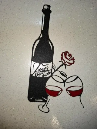 Bellissimo disegno line art bottiglia vino e calic