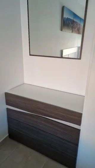 Cómoda con espejo