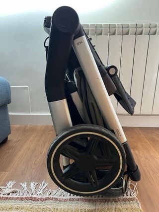 Carrito Joolz Hub+ verde oliva con funda lluvia