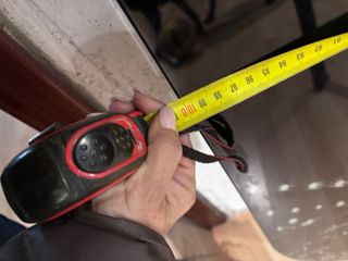 Mesa cristal negra diseño ciudad