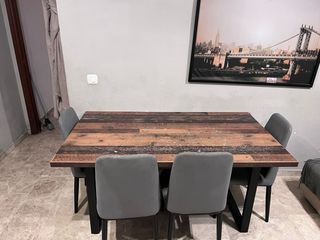 Mesa de comedor con 4 sillas