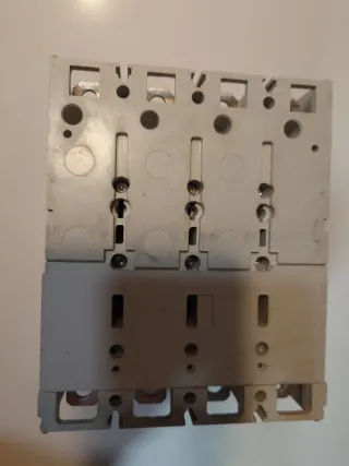 Interruptor magnetotérmico Legrand DPX3 160 NUEVO