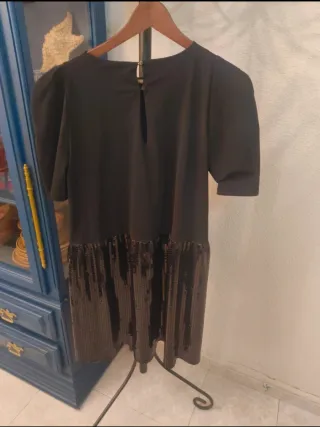 Vestido negro con lentejuelas