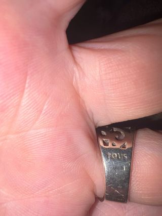 Anillo plateado con diseño calado