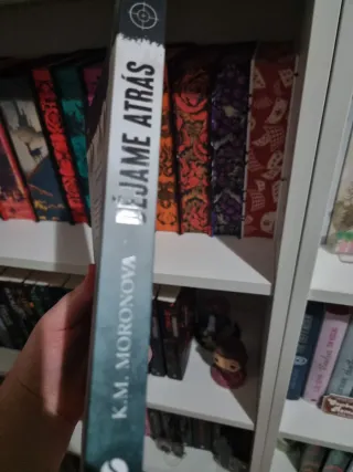 Déjame atrás 1°edición Con cantos pintados