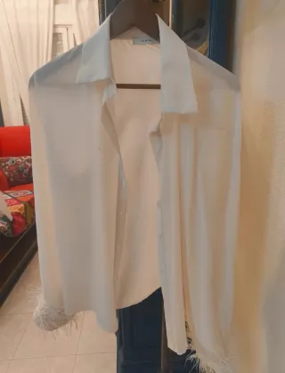 Camisa blanca LUMINA con plumas