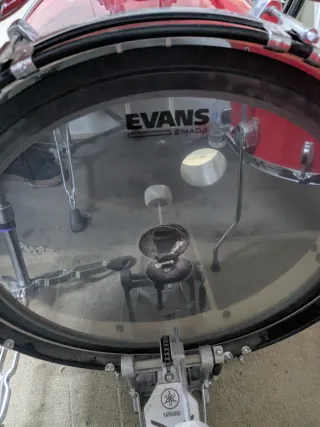 Batería Yamaha Roja