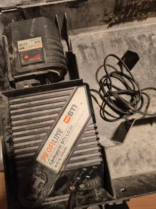 Taladro percutor BTI profesional con accesorios