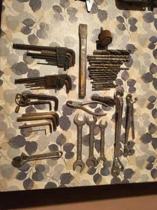 Taladro percutor BTI profesional con accesorios