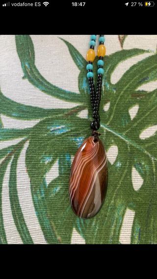 Colgante de piedras naturales