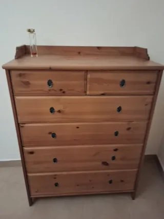 Cómoda de madera con 6 cajones