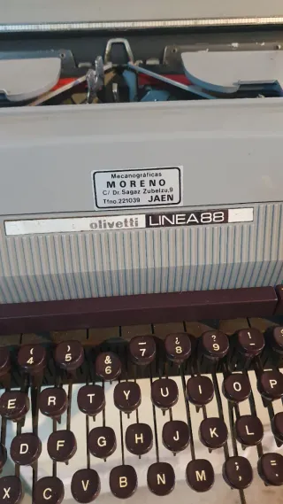 Máquina de escribir Olivetti LINEA 88