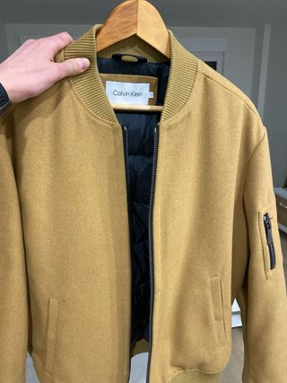 Chaqueta bomber Calvin Klein camel