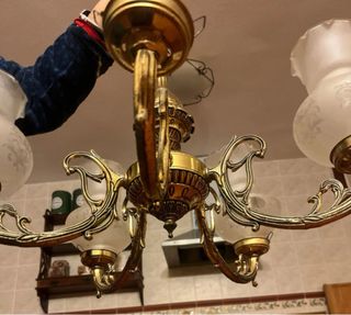 Lámpara antigua de bronce y cristal