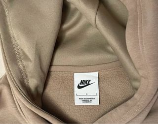 Conjunto deportivo Nike beige