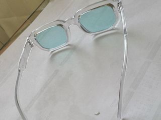 Gafas de sol transparentes lentes aguamarina.