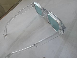 Gafas de sol transparentes lentes aguamarina.