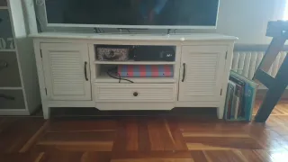 Mueble TV blanco madera