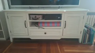 Mueble TV blanco madera