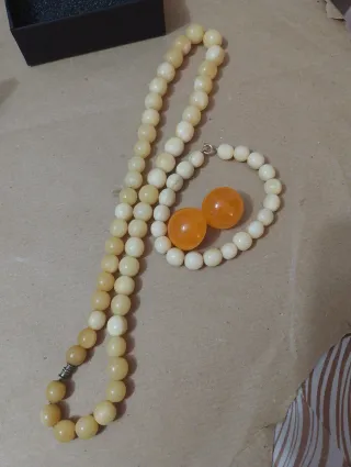 Collana, bracciale e orecchini antichi