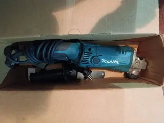 Radial Makita
