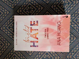 Saga Twisted de la autora Ana Huang (español)