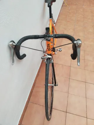 Bicicleta de carretera Orbea Zeus naranja