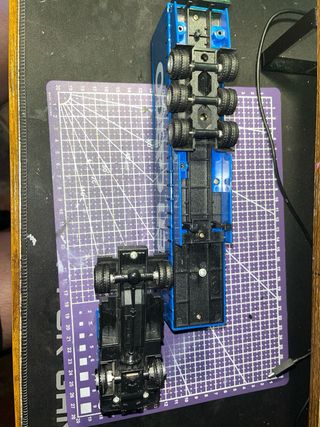 Lote 2 camiones a escala