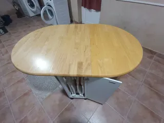 Mesa plegable con 4 sillas