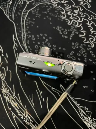 Canon IXUS 850 IS Cámara Digital Plateada