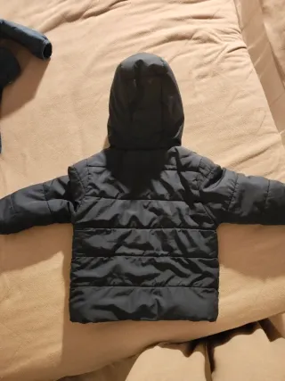 Abrigo acolchado niño con capucha