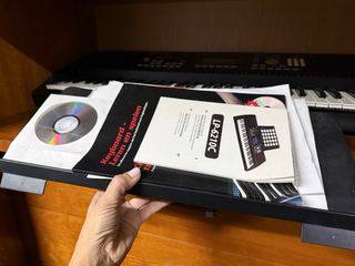 Teclado electrónico LP-6210C. Segun wallapop