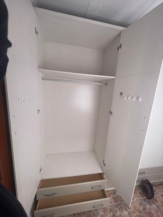 Armario 3 módulos beige y blanco